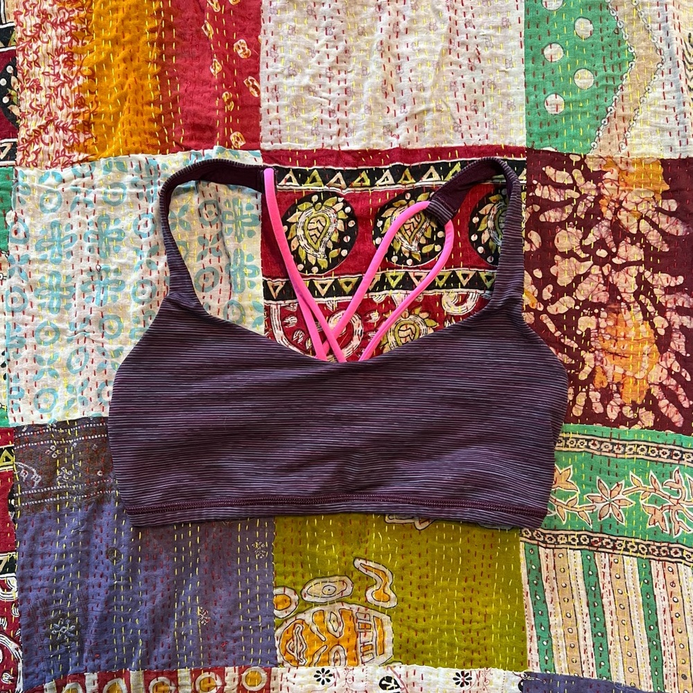 Lululemon sports bra